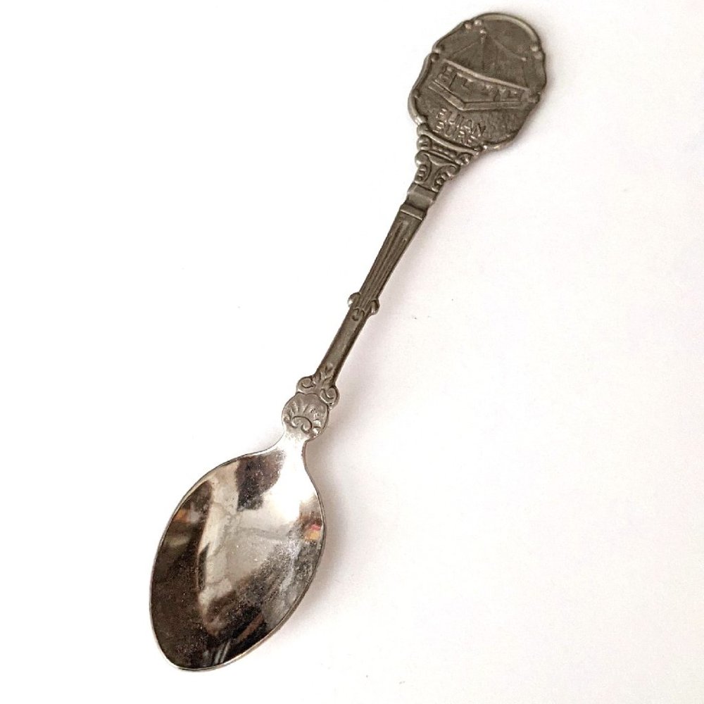 Vintage FIJIAN BURE Collectible Vintage Souvenir Spoon Landmark Ornate Fiji Hut